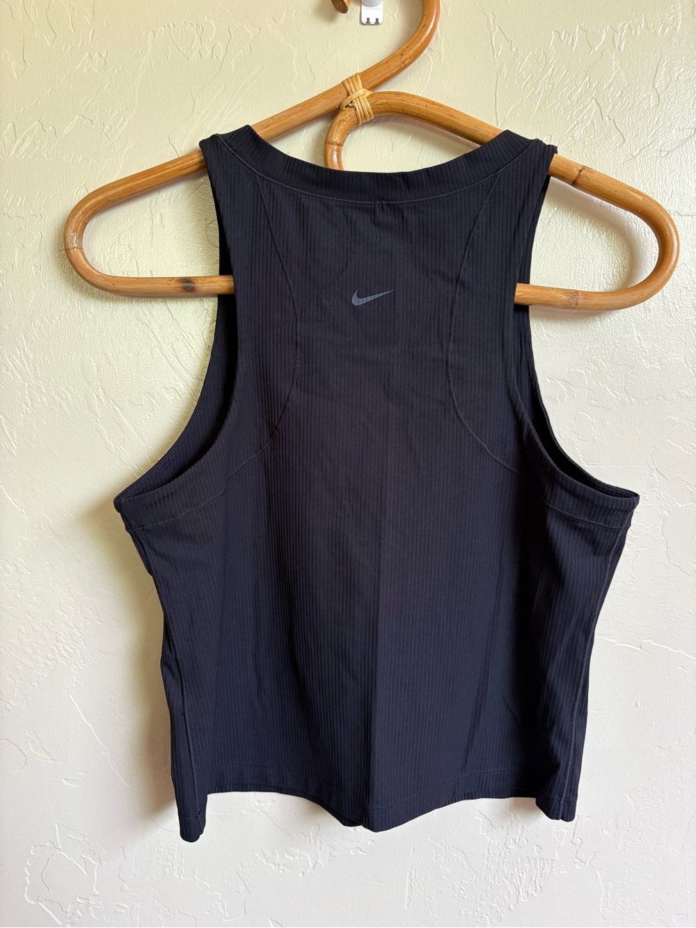 Nike Women’s Zenvy Rib Cropped Workout Tank Top Black Size Large HF2765-010 - Picture 3 of 7
